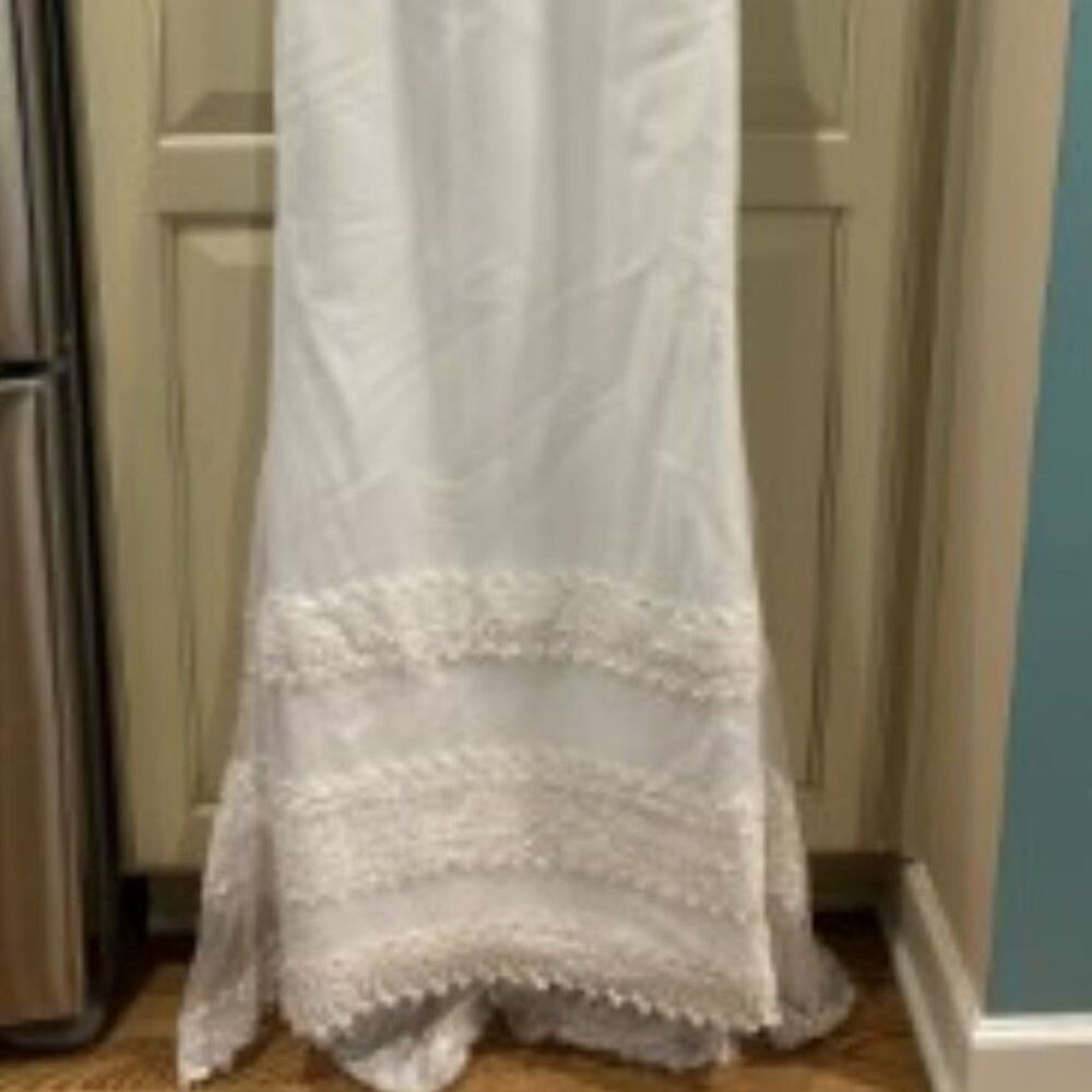 Lady Roi Ivory Gown - Size 4 - Picture 11 of 11